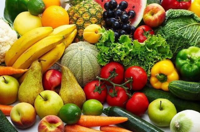 أسعار الخضروات والفاكهة بسوق العبور بثانى ايام شهر رمضان الكريم