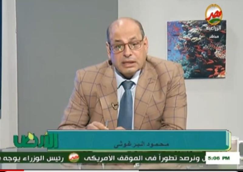 محمود البرغوثي مقدم برنامج الأرض